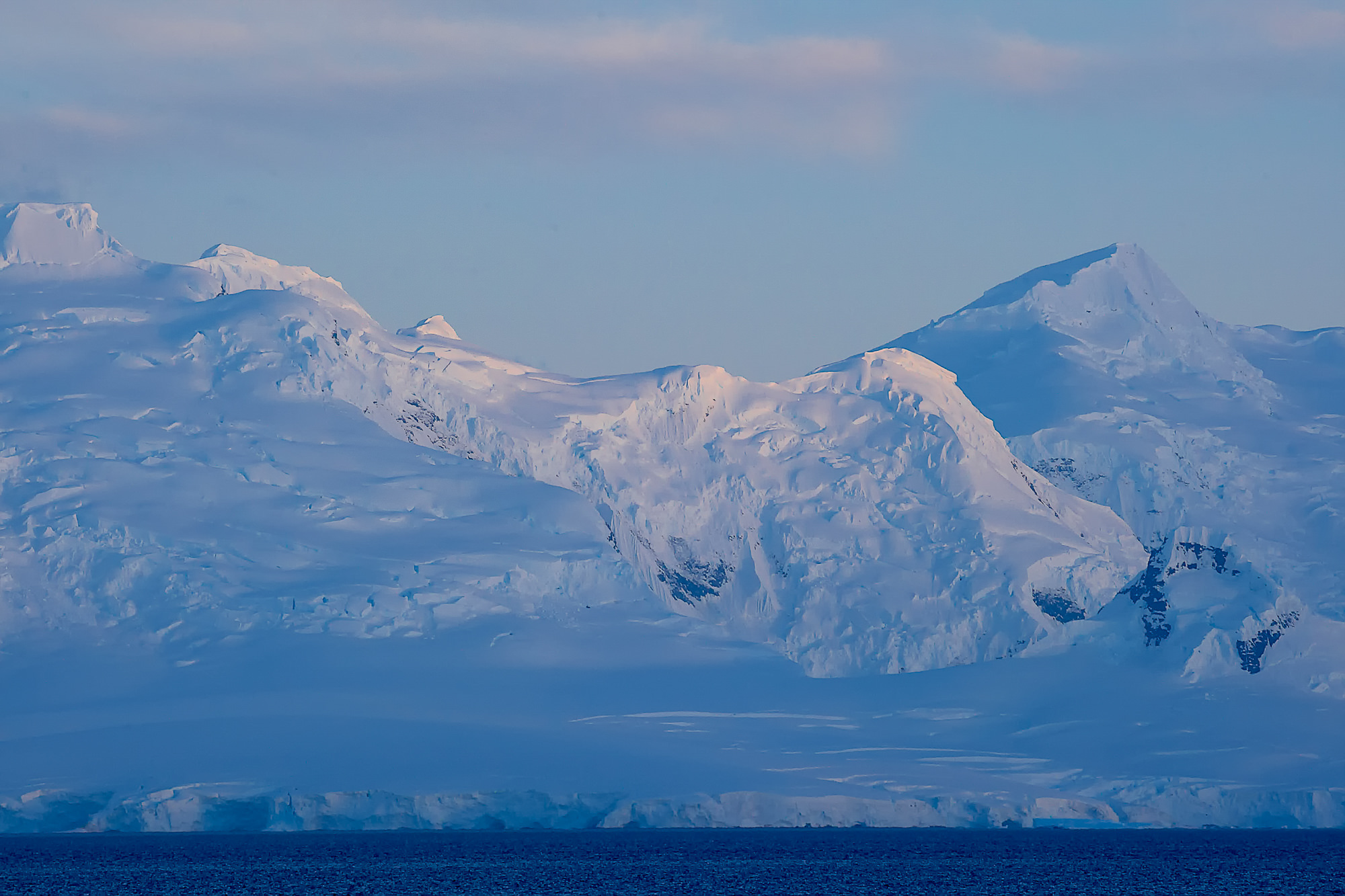morning mood at Ronge Island, Mount Britannia